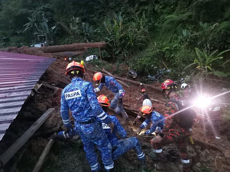 မလေးရှားမှာ မြေပြိုမှုကြောင့် ၁၃ ဦး သေဆုံးပြီး ဒါဇင်ပေါင်းများစွာ ပျောက်ဆုံးနေ