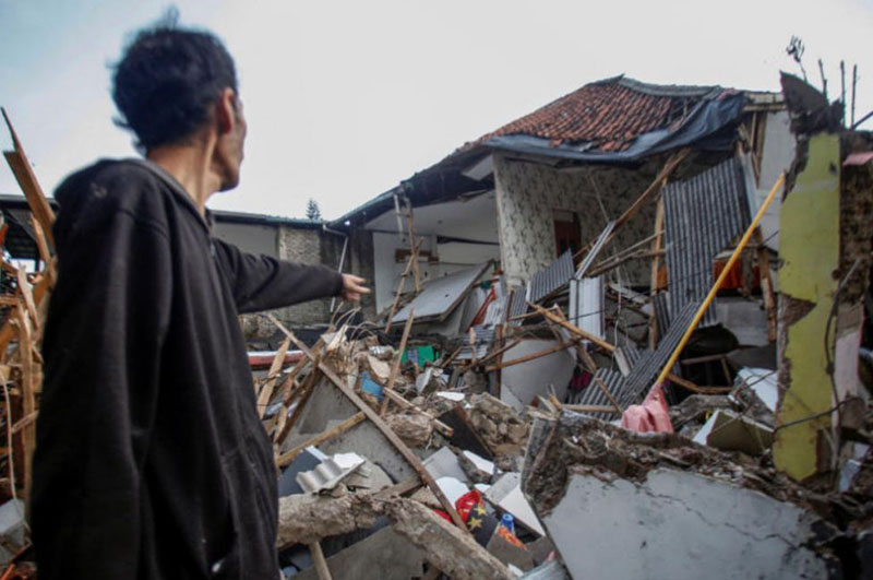အင်ဒိုနီးရှားတွင် ငလျင်လှုပ်ခတ်မှုကြောင့် အနည်းဆုံး ၁၆၂ ဦးသေဆုံးပြီး ရာပေါင်းများစွာ ဒဏ်ရာရ