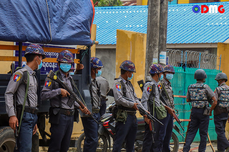 ရခိုင်တွင် မြန်မာစစ်တပ်ကဖမ်းဆီးပြီးနောက် မတရားအသင်းဆက်သွယ်မှုပုဒ်မ၊ ရာဇသတ်ကြီးပုဒ်မများနှင့် အမှုဖွင့်ခံရသူ လေးလအတွင်း ၄၆ ဦးအထိရှိ