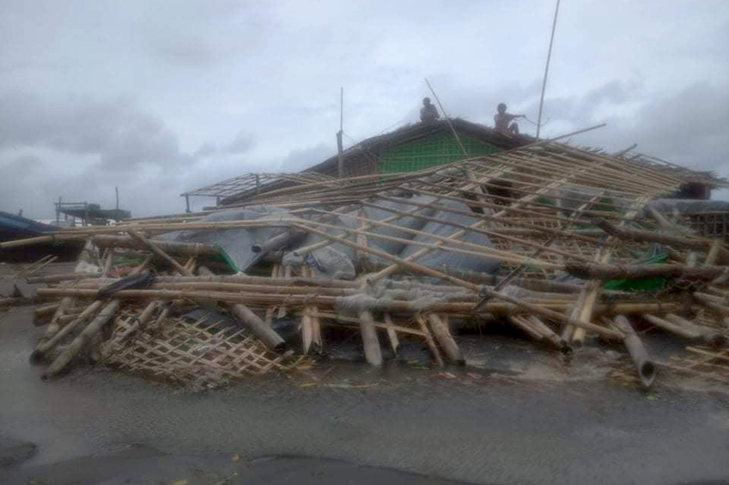 မုန်တိုင်းအရှိန်ကြောင့် ပေါက်တောမြို့နယ်တွင် လူနေအိမ်များနှင့် စက်လှေများ ပျက်စီး