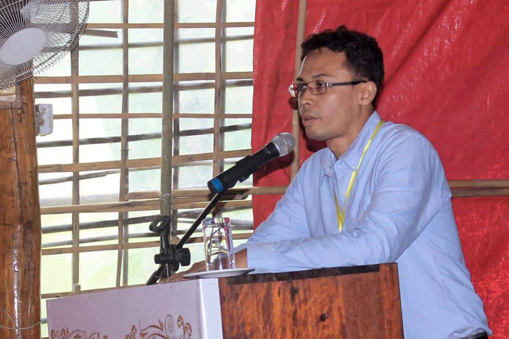 သံတွဲတွင် ရခိုင်တေးရေးဆရာတစ်ဦးကို မြန်မာစစ်တပ် ဖမ်းဆီး