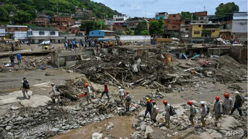 ဗင်နီဇွဲလားနိုင်ငံတွင် မြေပြိုမှုကြောင့် သေဆုံးသူဦးရေ ၅ဝ အထိ မြင့်တက်လာ