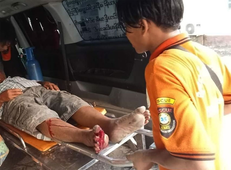 A motorcyclist injured in a traffic accident in Sittwe’s Kandawgyi Ward on April 13. 