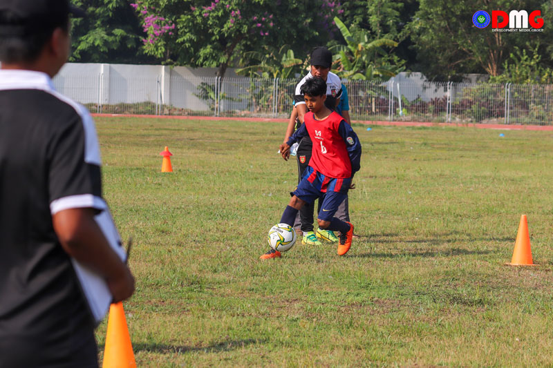 Football skills testing in Sittwe, Arakan State.