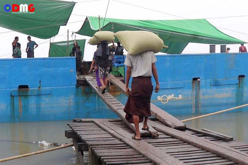 Cargo workers at the Sittwe border trade zone.
