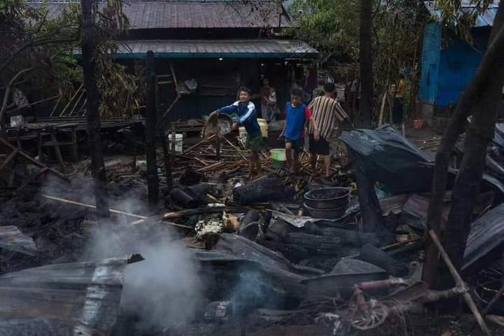 A fire broke out at Jay Yang displacement camp in Laiza, Kachin State. (Photo: CJ)
