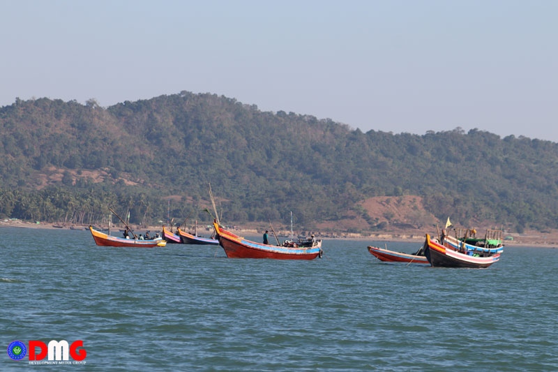 Fishing boats in Pauktaw Township.