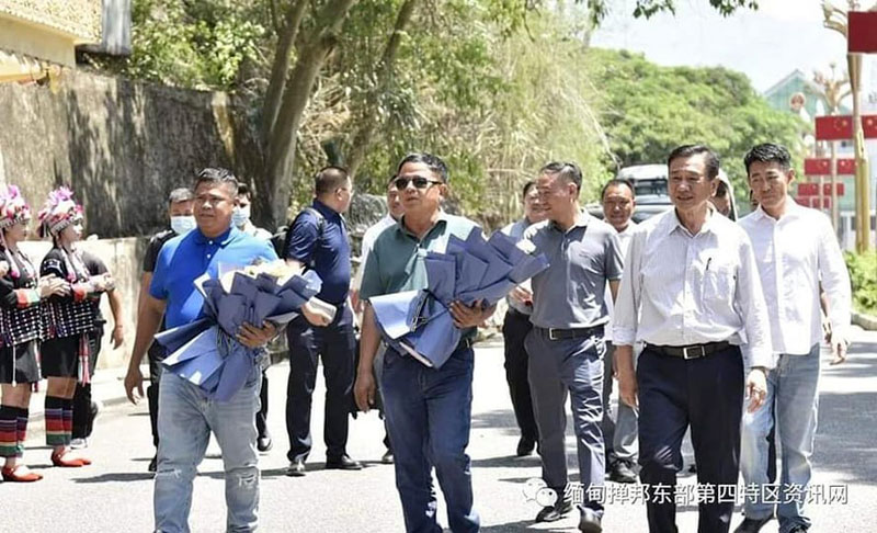 EAO leaders arrived at the China-Myanmar border to hold talks with the junta's peace negotiation team. (Photo: Mongla News)