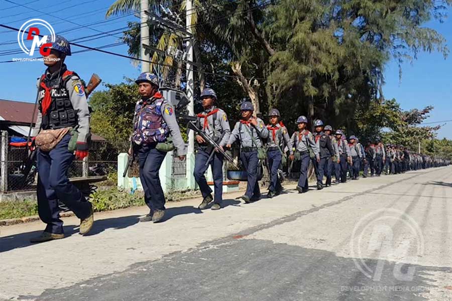 The Arakan Army has encouraged junta troops to surrender.