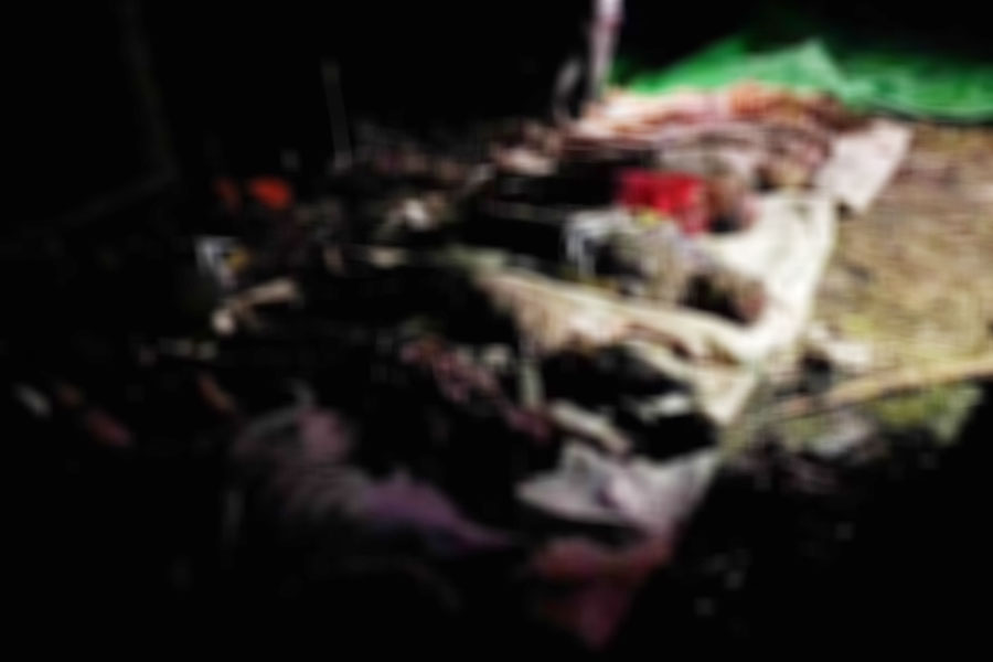၂၀၂၃ ခုနှစ်၊ အောက်တိုဘာလ ၉ ရက်နေ့က လက်နက်ကြီးပစ်ခတ်မှုကြောင့် လိုင်ဇာဒေသရှိ မုန်လိုင်ခက် စစ်ဘေးရှောင်စခန်းက သေဆုံးဒဏ်ရာရရှိသူများကို တွေ့ရစဉ်။ (ဓာတ်ပုံ-CJ)
