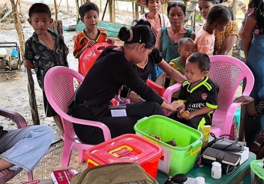 A local charity provides healthcare services in Minbya Township's Phone Thar Chaung village-tract earlier this month. (Photo: Arakan State Students Union)