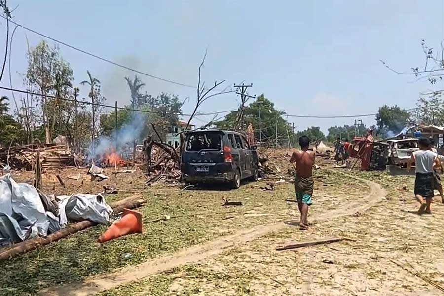 Three killed, five injured in junta artillery strike on Maungdaw Twsp village