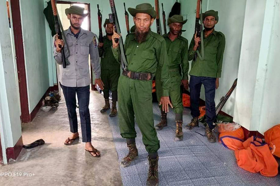 Military-trained Muslim militiamen. (Photo: APM)