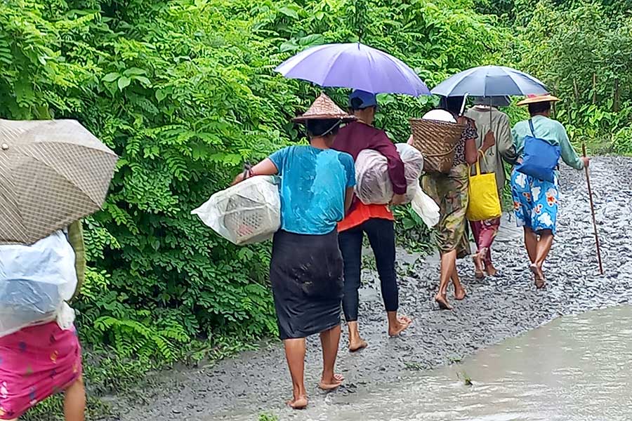 Displaced Maungdaw residents. (Photo: Pann Kyaw Duu)