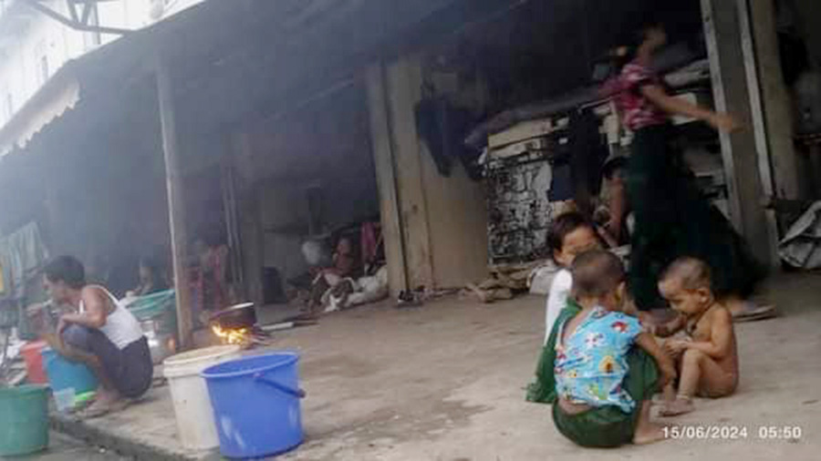 Approximately 600 ethnic Mro IDPs are trapped by fighting in Maungdaw Township. 