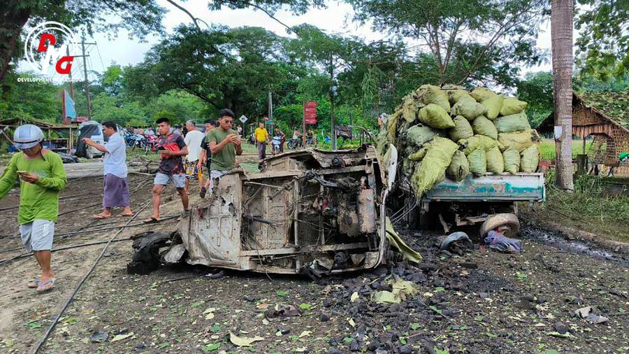 Six civilians were killed and 10 others were injured in a junta airstrike on Mrauk-U, Arakan State, on August 10.