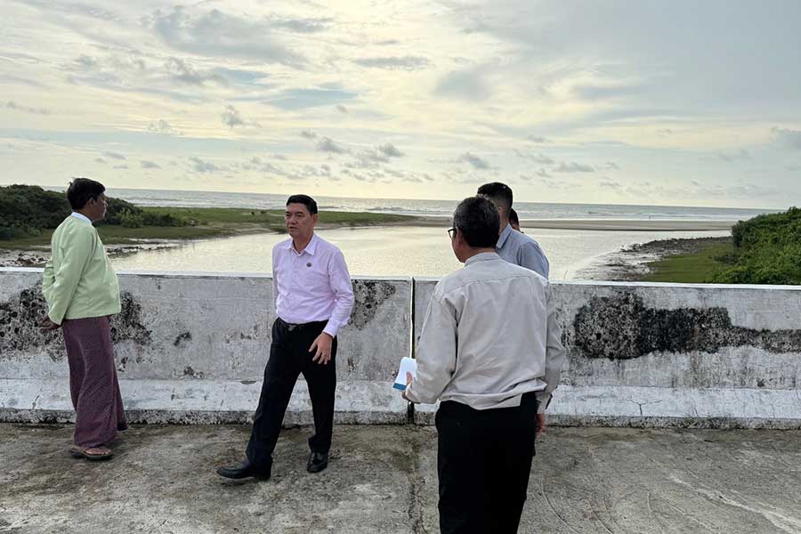 The junta-appointed Arakan State chief minister and his party visited Manaung in late September. (Photo: Thi Kyar Say Chin Ngwe Thazin)