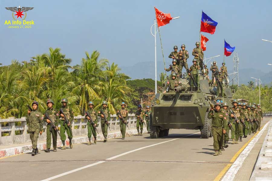 ပုံစာ- ဧရာဝတီတိုင်းသို့ စစ်ချီလာကြသည့် AA စစ်သည်တော်များ။ (ဓာတ်ပုံ- AA Info Desk)