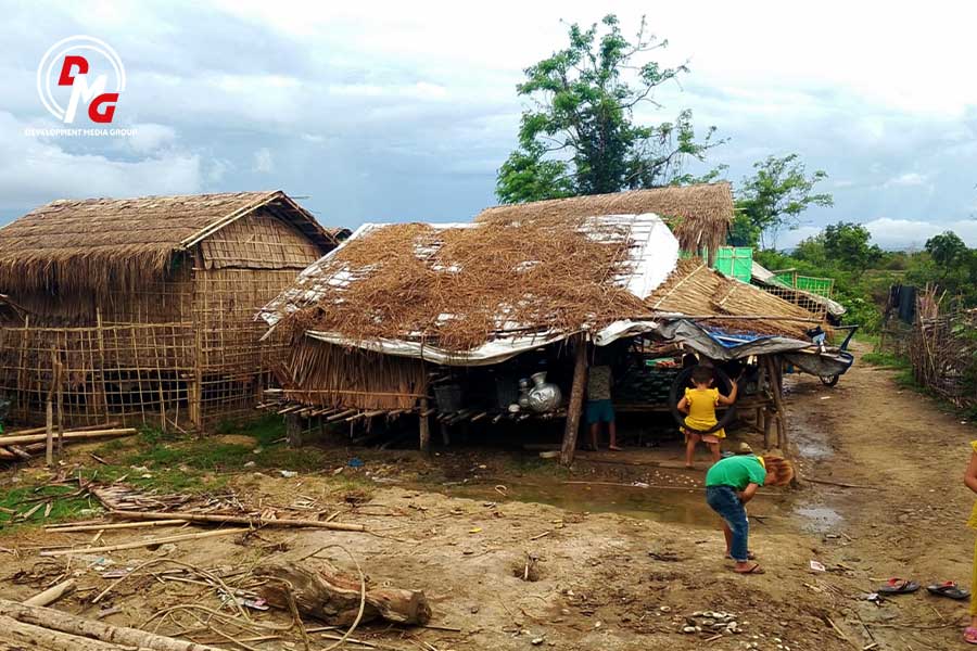 ရသေ့တောင်မြို့နယ်မှ စစ်ဘေးရှောင်စခန်းတစ်ခုအား ၂၀၂၅ ခုနှစ်၊ မေ ၂၂ ရက်နေ့က တွေ့ရစဉ်။