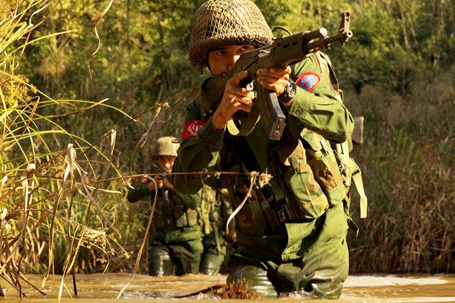 ဓာတ်ပုံ - AA
