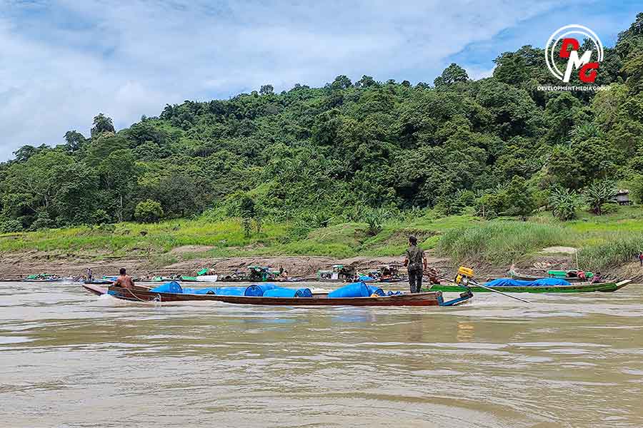 ပလက်ဝမြို့နယ်အတွင်း အိန္ဒိယ- ရခိုင် ကုန်သွယ်ရေးလမ်းပိုင်းကို ဩဂုတ်လက တွေ့ရစဉ်။